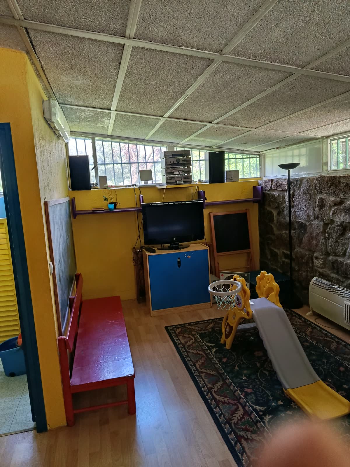 Zona de juegos y merienda